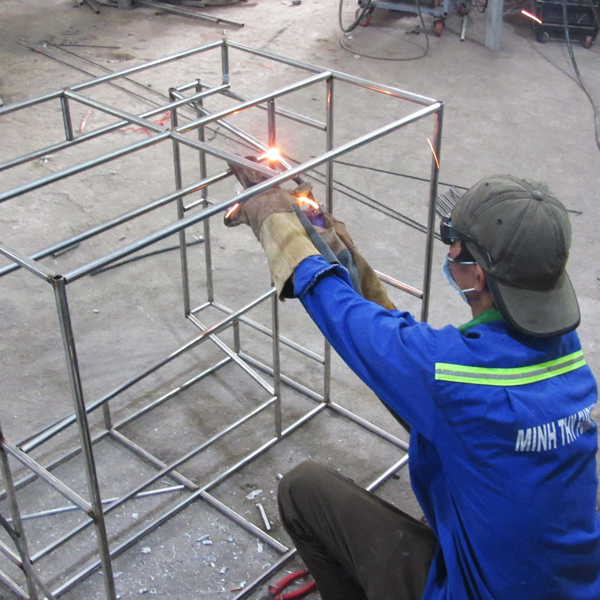 Sản xuất khung inox bàn ghế sofa nhựa giả mây sân vườn tại xưởng cơ khí Minh Thy Furniture