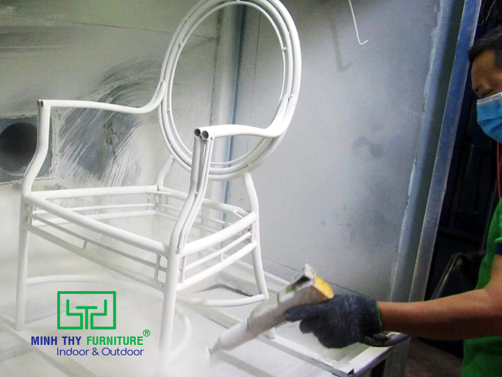 Sản xuất sản phẩm ghế giả mây sân vườn theo mẫu của khách hàng