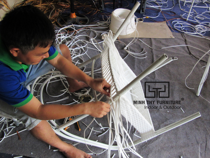 Cách Nội thất Minh Thy tạo ra những mẫu ghế cafe mây nhựa đạt tiêu chuẩn